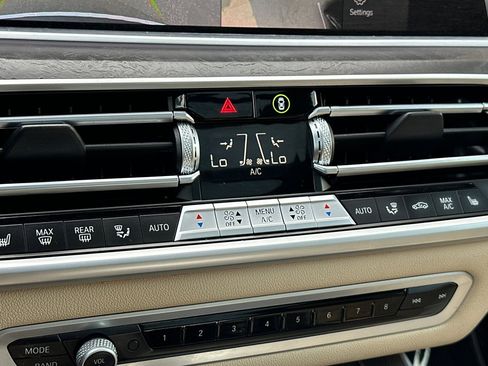 Used 2022 BMW X5 sDrive40i w/ Parking Assistance Package image 21