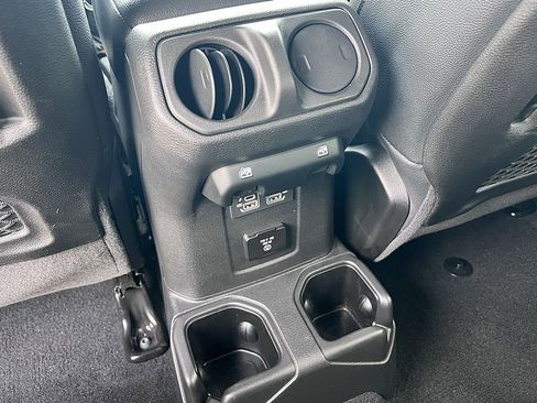 Used 2021 Jeep Wrangler Unlimited Rubicon AWD/4WD image 12