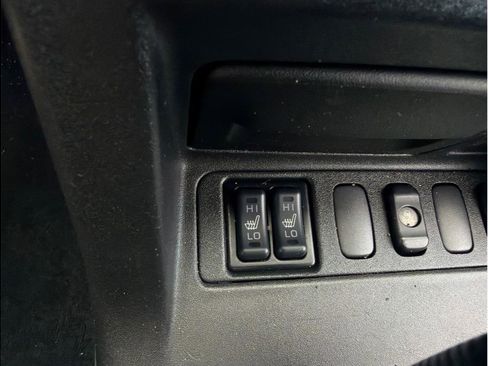 Used 2004 Mitsubishi Montero Limited AWD/4WD image 19
