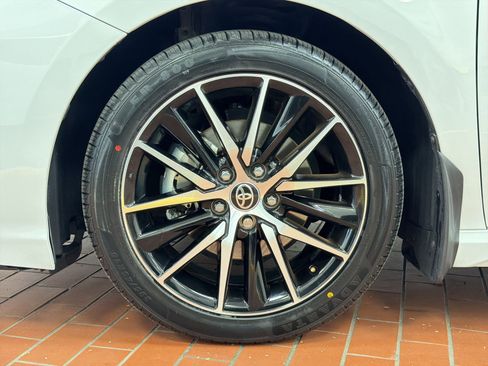 Used 2023 Toyota Camry SE image 11