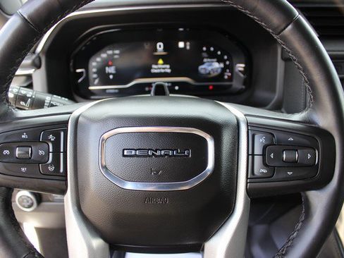 Used 2023 GMC Yukon Denali w/ Advanced Technology Package AWD/4WD image 12