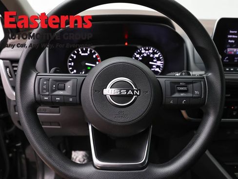 Used 2023 Nissan Rogue S AWD/4WD image 10