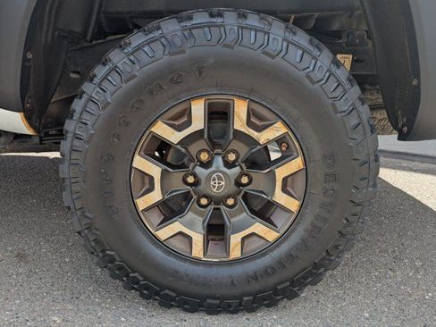 Used 2019 Toyota Tacoma TRD Off-Road AWD/4WD image 22