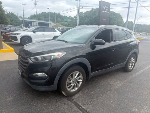 Used 2016 Hyundai Tucson SE w/ Option Group 02 AWD/4WD image 3