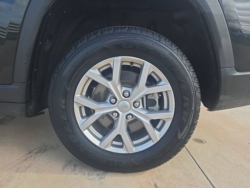 Used 2021 Jeep Grand Cherokee L Limited AWD/4WD image 33