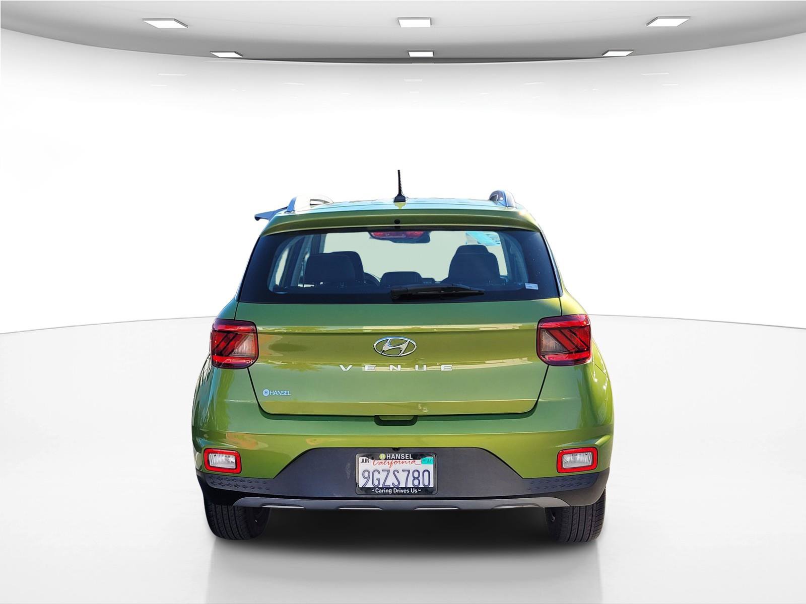 Used 2023 Hyundai Venue SEL FWD image 7