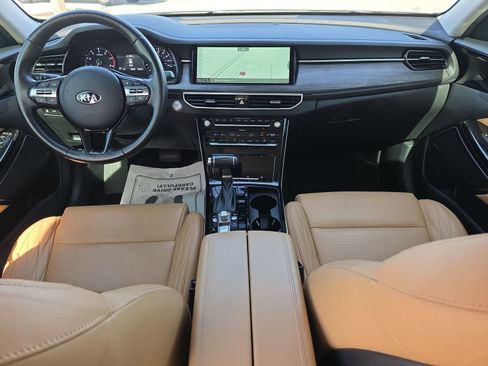 Used 2020 Kia Cadenza Limited image 10