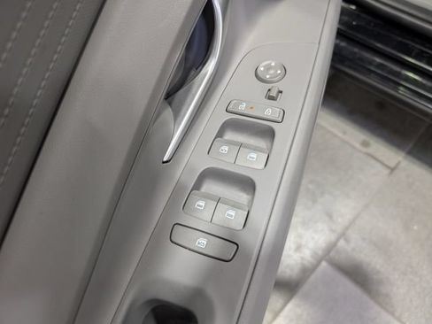 Used 2024 Hyundai Elantra Blue FWD image 13