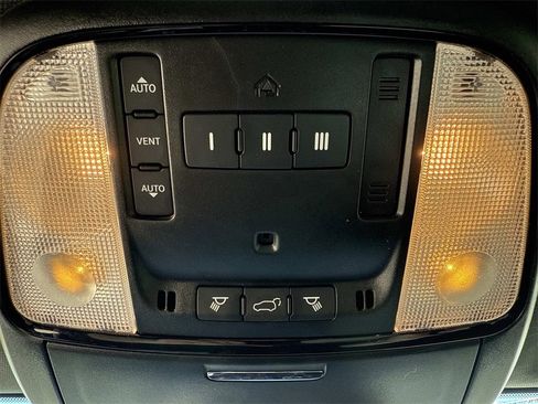 Used 2023 Dodge Durango GT image 23