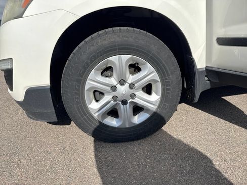 Used 2014 Chevrolet Traverse LS AWD/4WD image 25