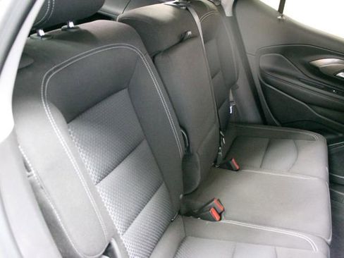 Used 2023 GMC Terrain SLE w/ Driver Convenience Package FWD image 9