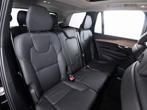 Certified 2025 Volvo XC90 B6 Plus w/ Protection Package Premier image 30