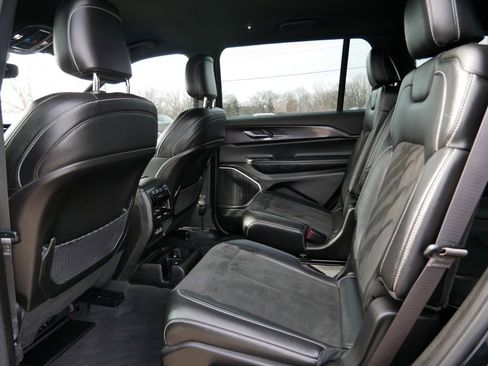 Used 2021 Jeep Grand Cherokee L Laredo image 12