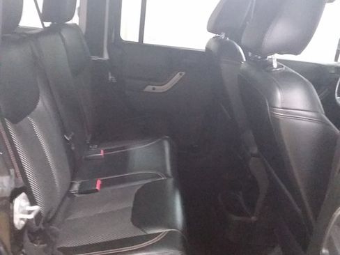 Used 2016 Jeep Wrangler Unlimited Sahara image 14