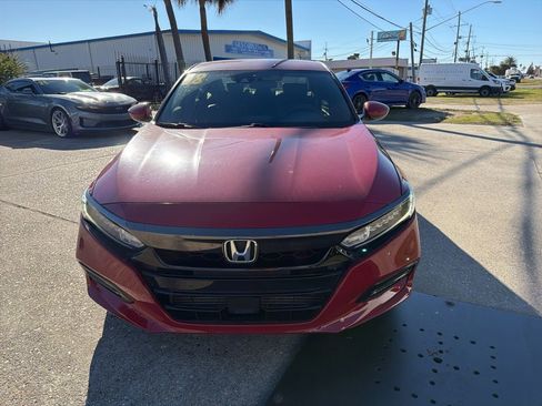 Used 2018 Honda Accord Sport image 2
