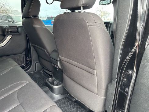 Used 2017 Jeep Wrangler Unlimited Rubicon w/ Cold Weather Group image 43