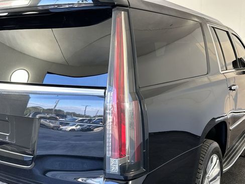 Used 2015 Cadillac Escalade ESV Platinum image 26