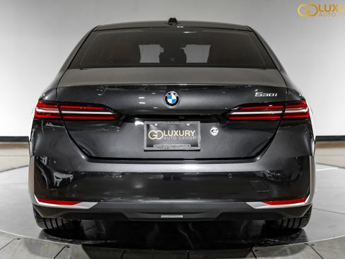 Used 2025 BMW 530i RWD image 13