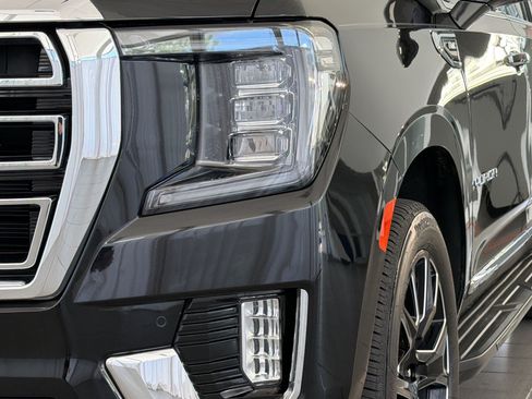 Used 2023 GMC Yukon XL SLT w/ SLT Premium Package RWD image 11