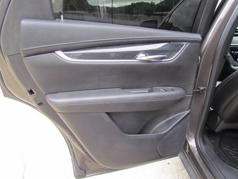 Used 2020 Cadillac XT5 Premium Luxury FWD image 14