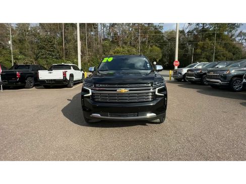Used 2024 Chevrolet Suburban Premier RWD image 7