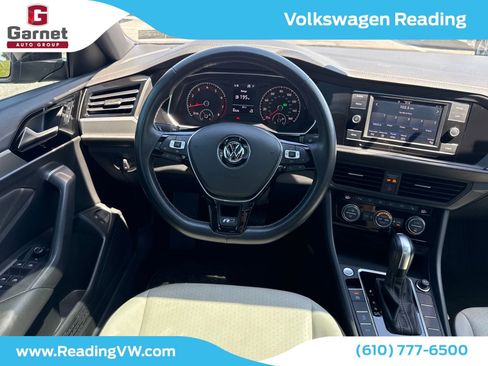 Certified 2021 Volkswagen Jetta R-Line w/ R-Line Cold Weather Package FWD image 14