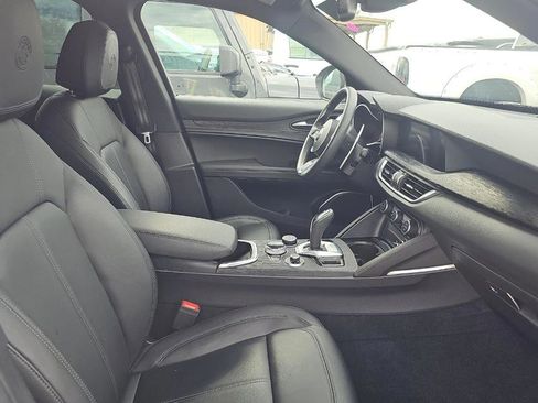 Used 2023 Alfa Romeo Stelvio Sprint AWD/4WD image 7