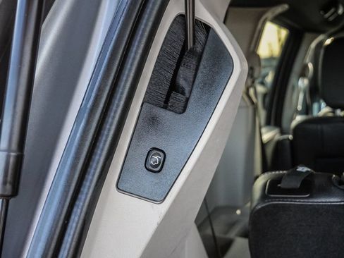 Used 2019 Dodge Grand Caravan SXT FWD image 75