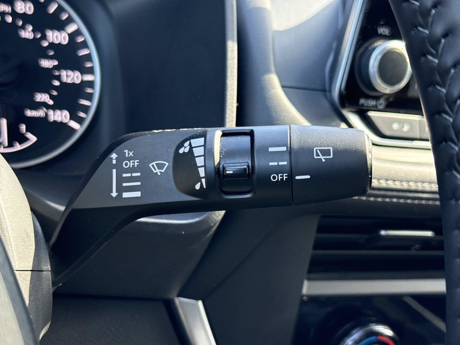 Used 2025 Nissan Rogue SV AWD/4WD image 17