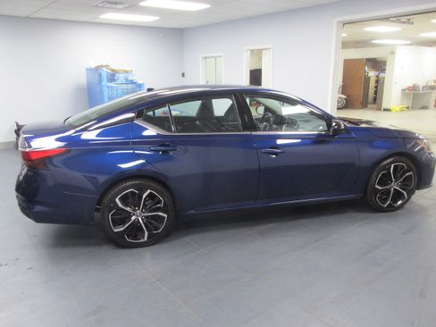 Used 2023 Nissan Altima 2.5 SR image 4