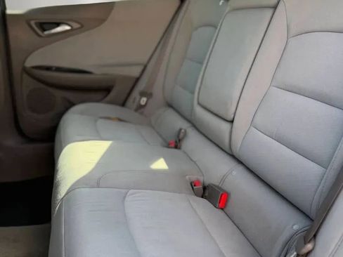 Used 2018 Chevrolet Malibu LT FWD image 18