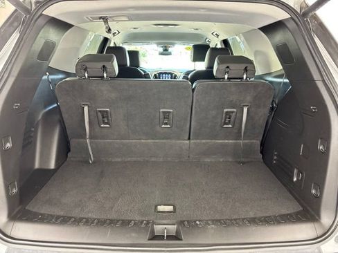 Used 2020 Chevrolet Traverse LT w/ LT Premium Package AWD/4WD image 26