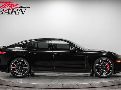 Used 2019 Porsche Panamera GTS image 6