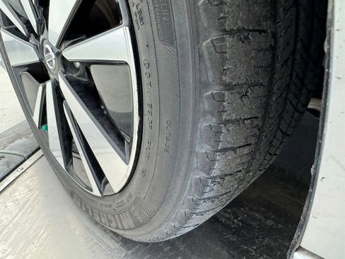 Used 2022 Nissan Altima 2.5 SV FWD image 12