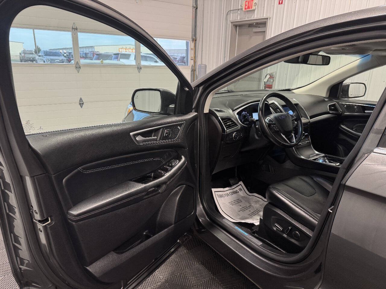 Used 2019 Ford Edge Titanium w/ Equipment Group 301A AWD/4WD image 8