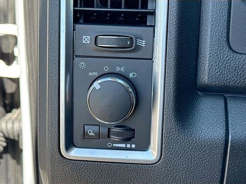 Used 2024 RAM 1500 Classic SLT AWD/4WD image 32