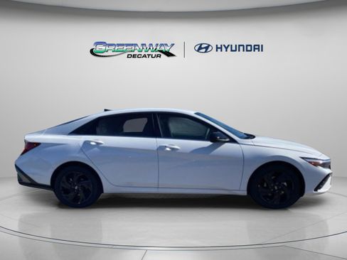 New 2026 Hyundai Elantra SEL Sport FWD image 7