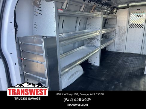 Used 2018 Chevrolet Express 3500 Extended w/ Driver Convenience Package image 8