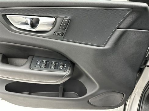Certified 2025 Volvo XC60 B5 Plus image 13