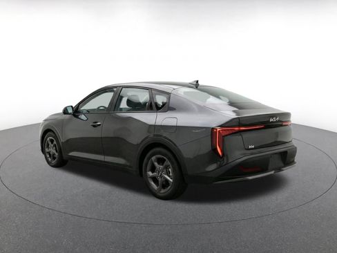 Used 2025 Kia K4 FWD image 5