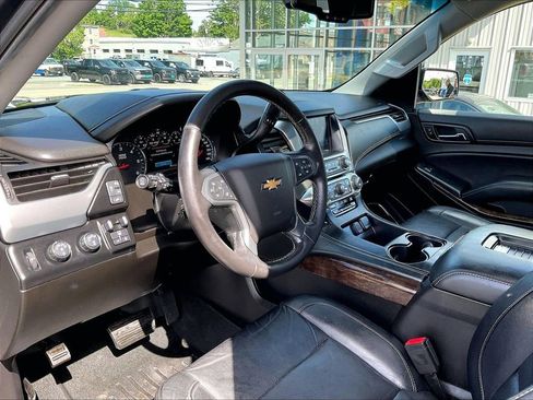 Used 2017 Chevrolet Tahoe LT w/ Luxury Package AWD/4WD image 8