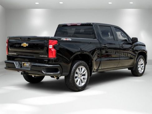 Used 2022 Chevrolet Silverado 1500 Custom w/ Safety Confidence Package AWD/4WD image 6