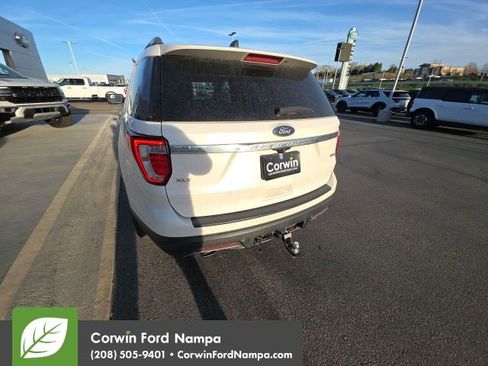 Used 2018 Ford Explorer XLT image 14