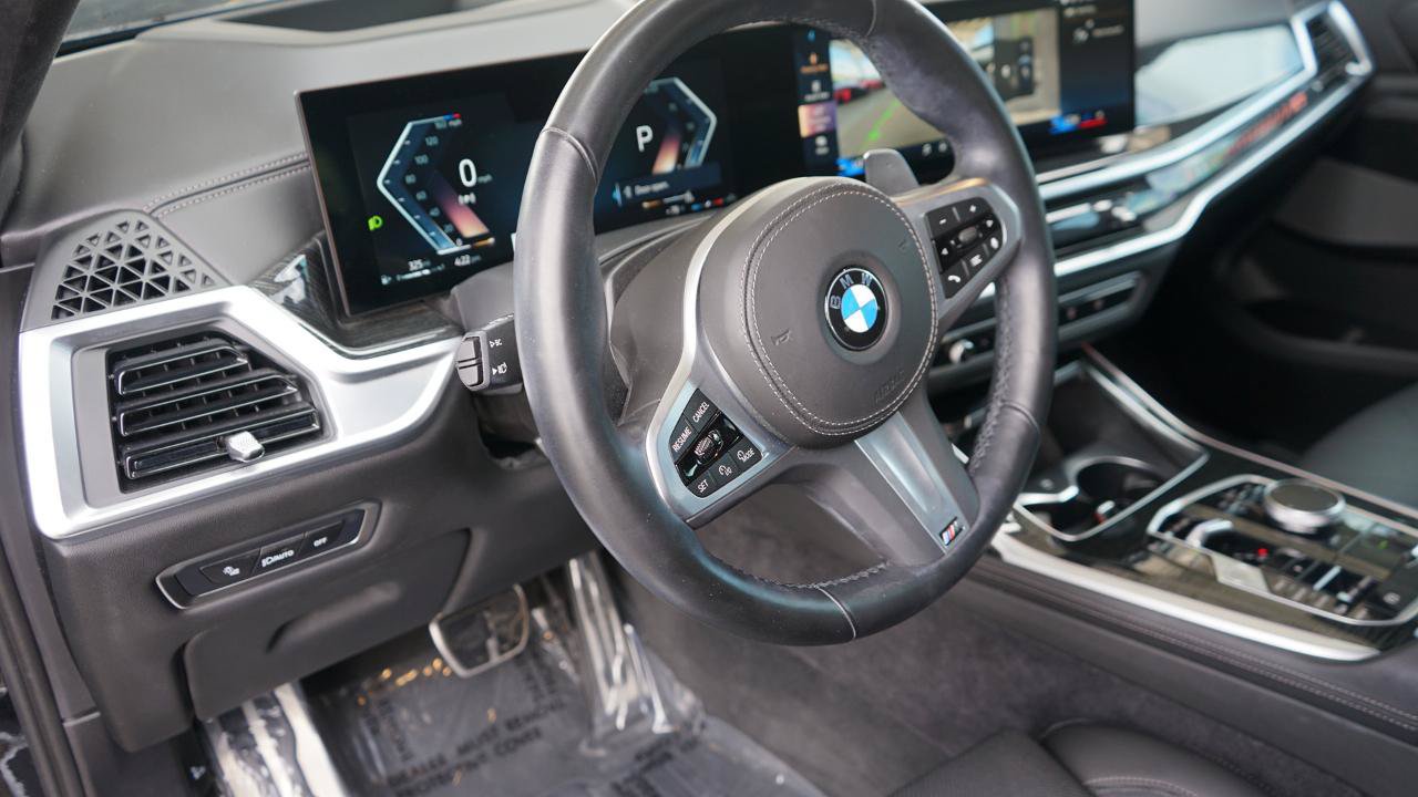 Used 2024 BMW X7 xDrive40i w/ M Sport Package AWD/4WD image 10