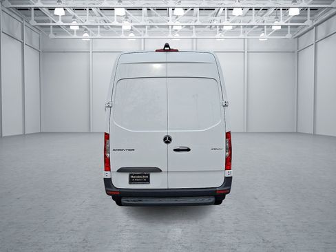 Used 2025 Mercedes-Benz Sprinter 2500 image 6