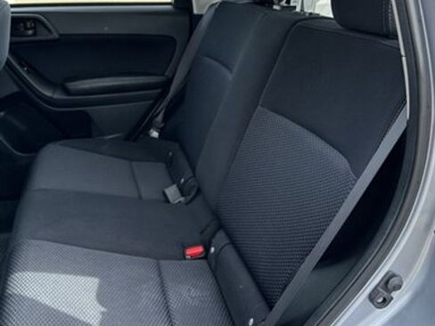 Used 2017 Subaru Forester 2.5i image 10