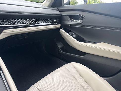 Used 2024 Honda Accord Touring image 17