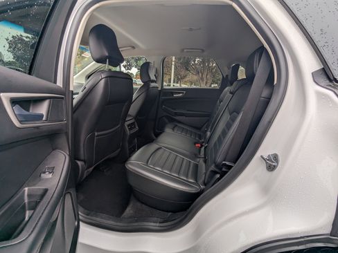 Used 2024 Ford Edge SEL image 11