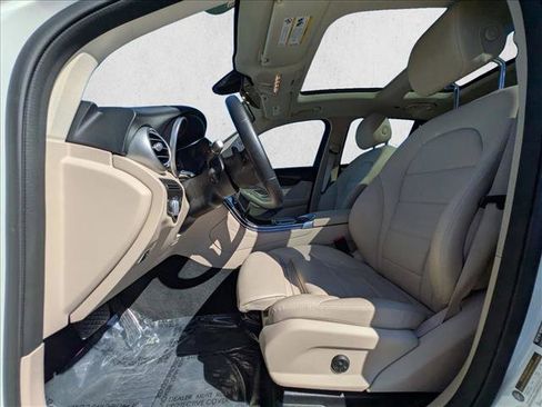 Used 2021 Mercedes-Benz GLC 300 4MATIC image 16