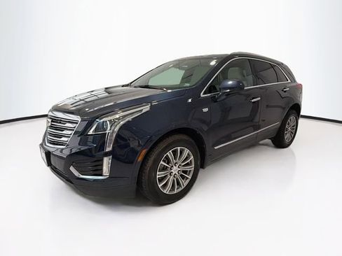 Used 2017 Cadillac XT5 Luxury w/ Driver Awareness Package FWD image 3